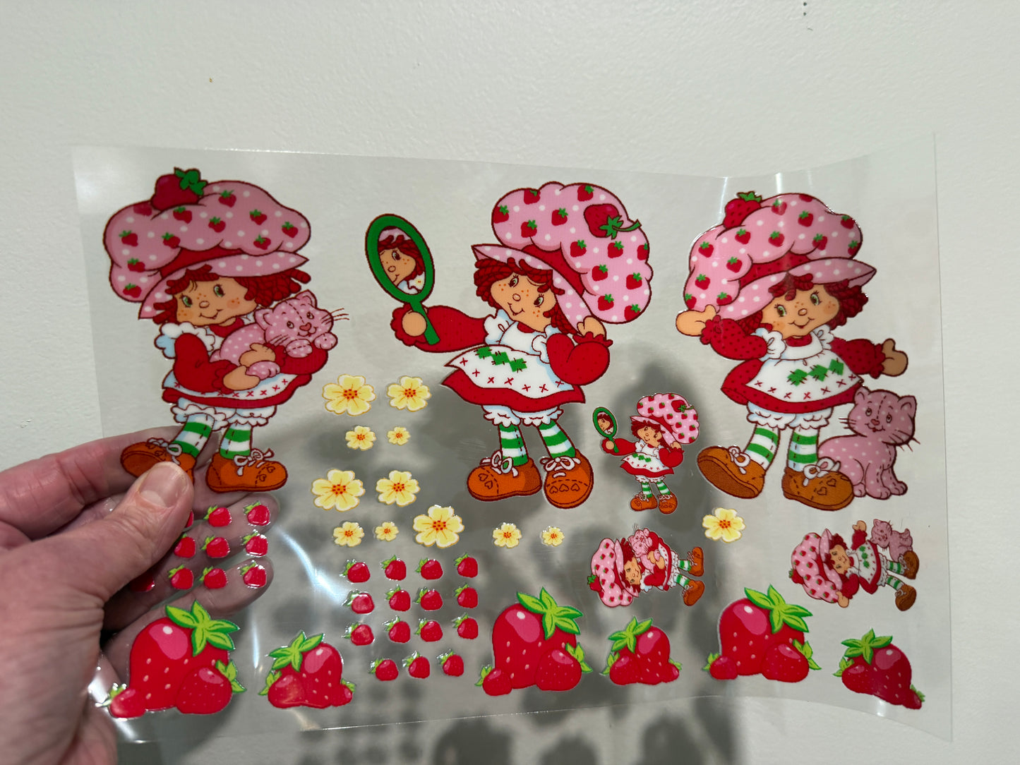16G Strawberry Clip Sheet - This sheet is intended to be cut up and placed using your own creative style.
