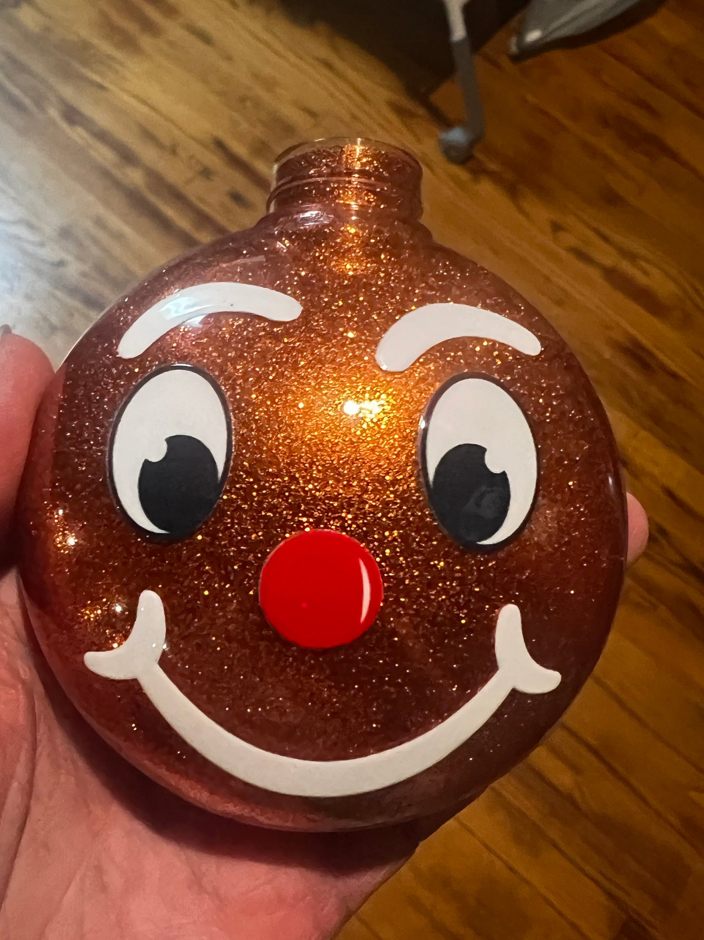 Ornament/Mini Gingerbread Face 2” Decal