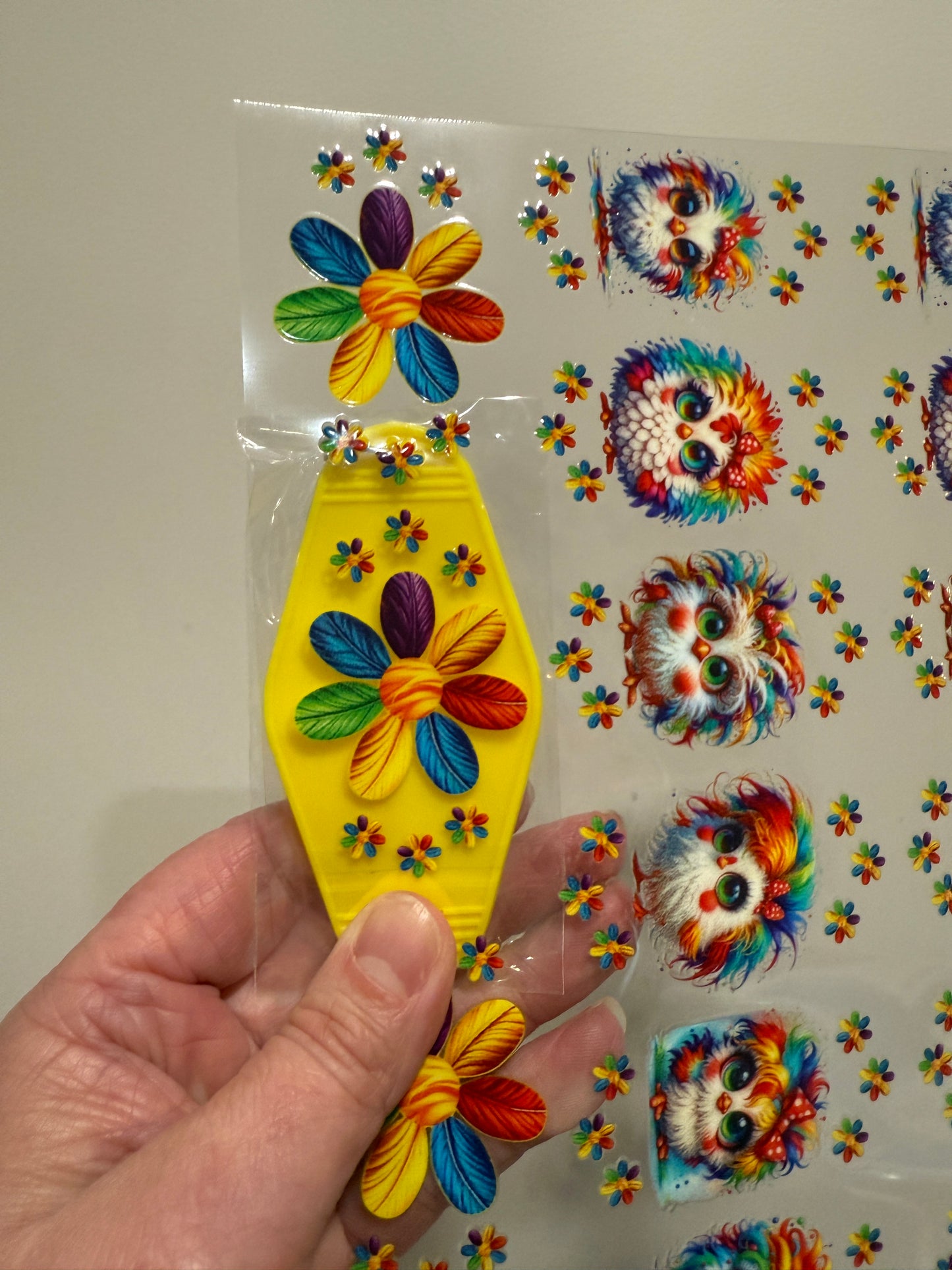 1B Keychain Colorful Chickens Clip Sheet - This sheet is intended to be cut up and placed using your own creative style.