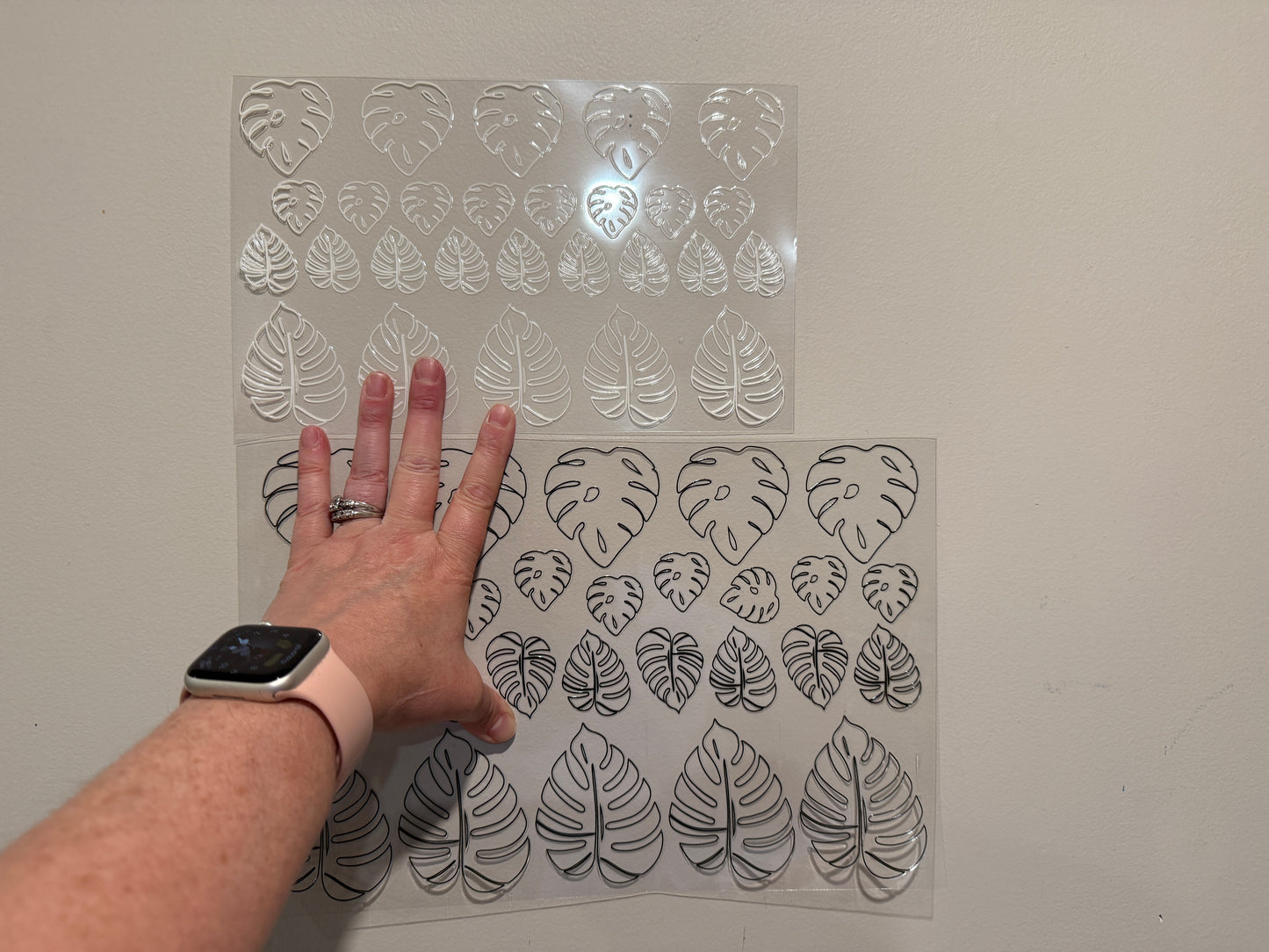 P21 Large Monstera Leaves Clip Sheet - This sheet is intended to be cut up and placed using your own creative style.