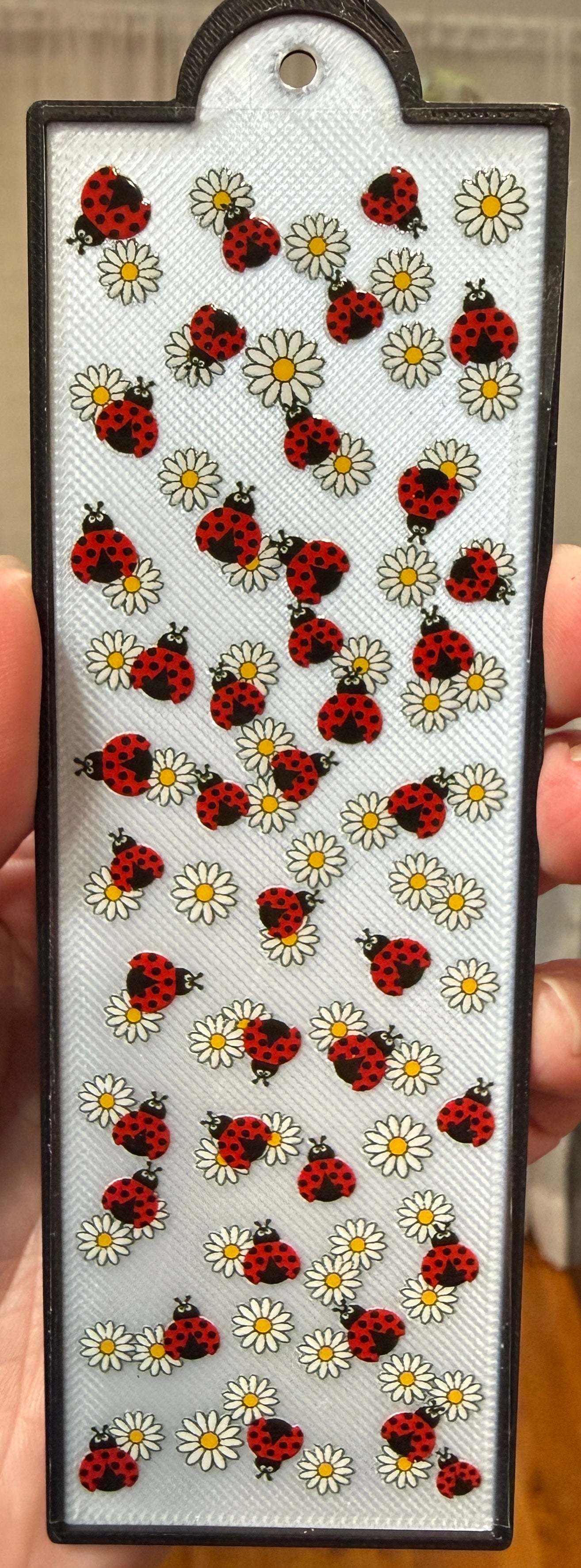 5R Ladybug Daisies UV DTF Pen Wrap